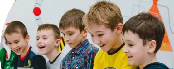 Счастливые ученики на занятии